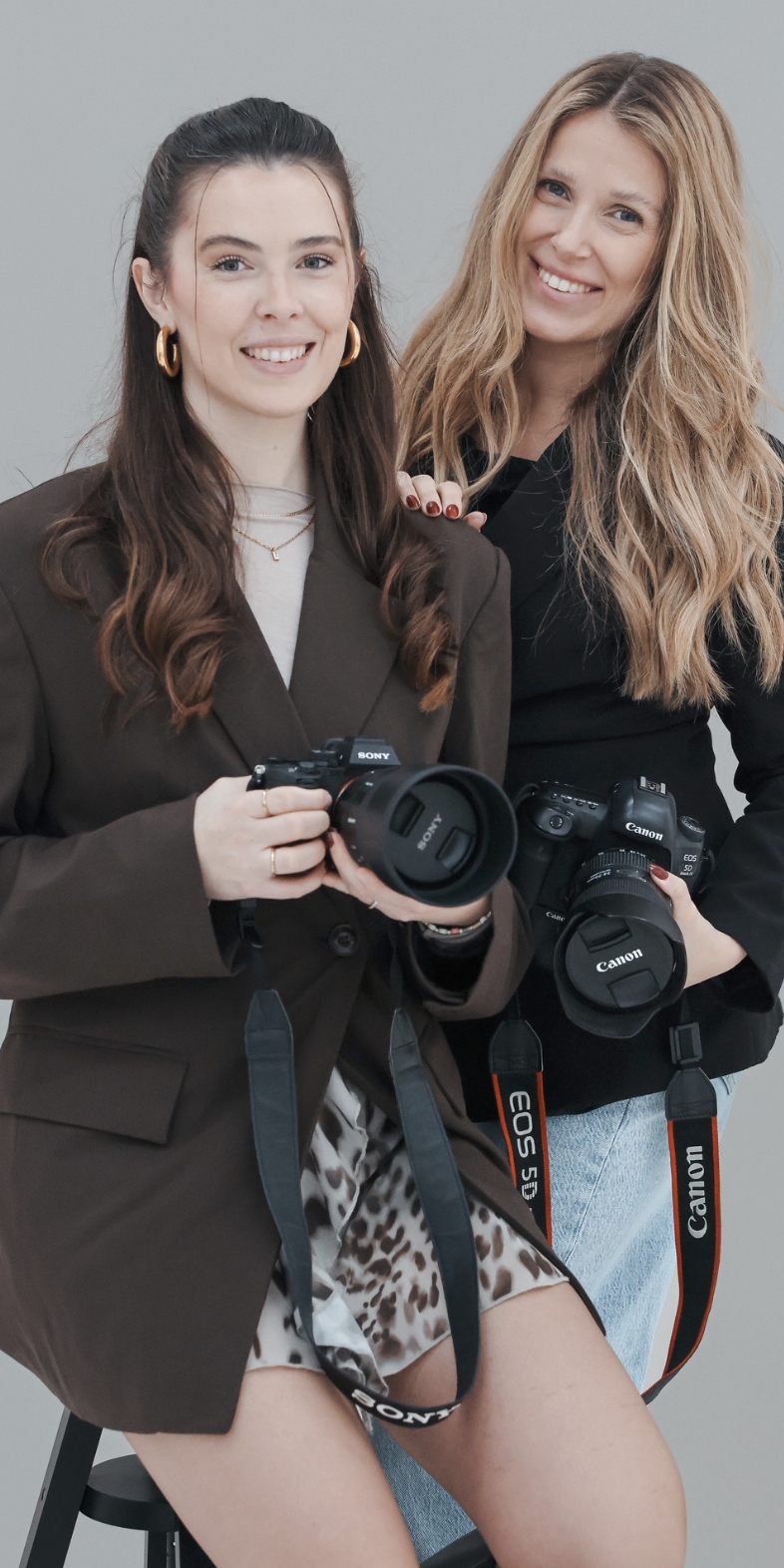 Laura und Louisa von Emotions By Us mit ihren Kameras